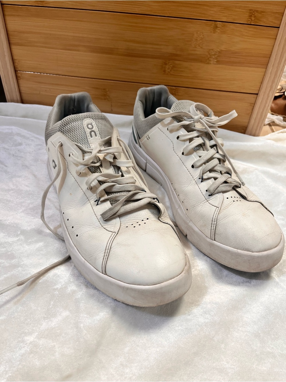 On Running Men’s Off-White Leather Low-Top Sneakers